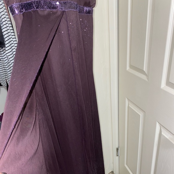 Formal dress/gown Deep Purple with sequins and sparkles - Picture 7 of 9